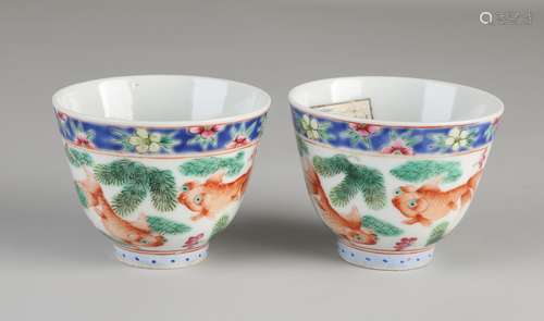 2 Chinese cups