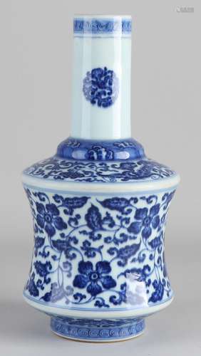 Chinese pipe vase, H 24.8 cm.