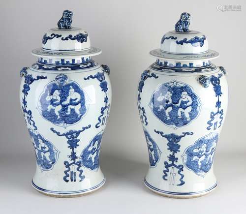 Set of Chinese lidded pots H 51 cm.