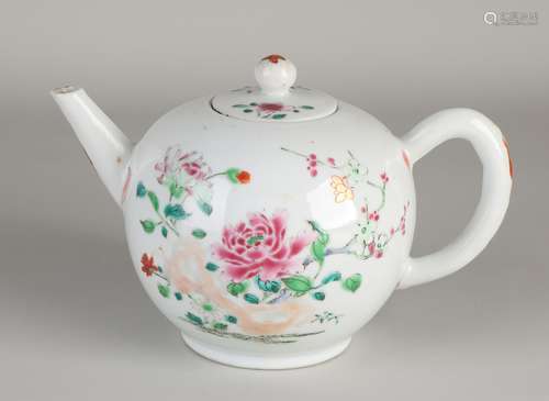 Chinese Family Rose teapot