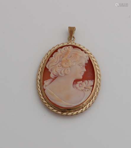 Pendant with cameo