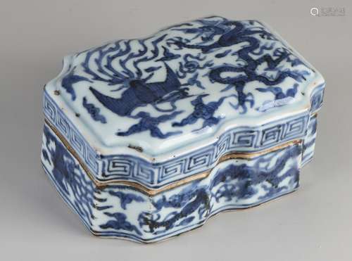 Chinese lidded box