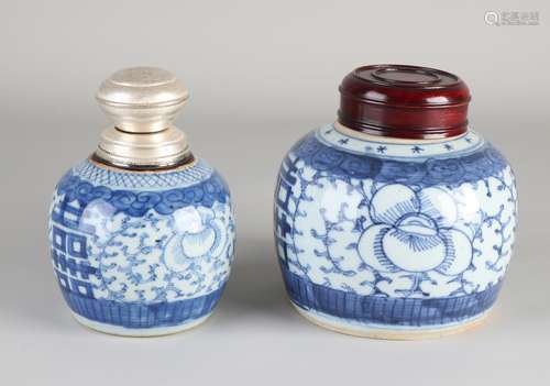 2 Chinese ginger jars