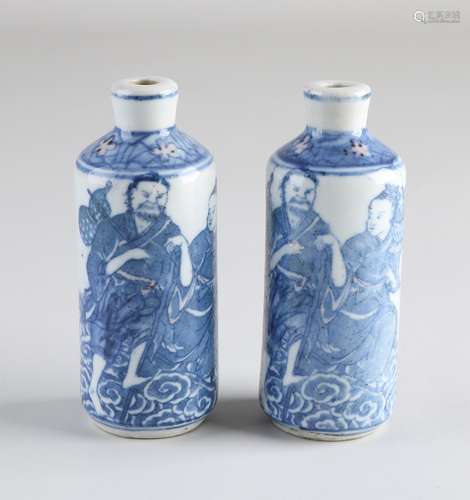 Two Chinese miniature vases H 3.7 cm.