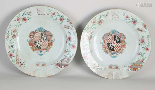 2 Chinese coat of arms, Ø 31.5 cm.