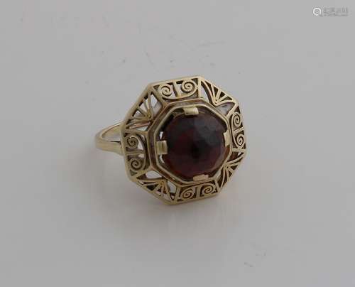 Gold garnet ring