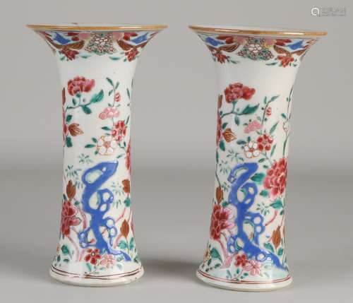 2 Chinese Family Rose vases