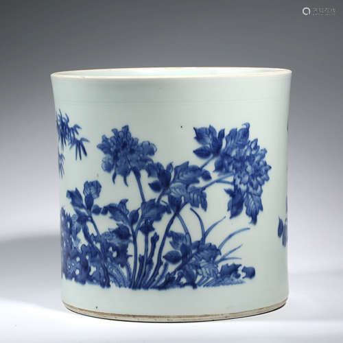 A CHINESE PORCELAIN BLUE AND WHITE BIRD AND FLOWER BRUSH POT