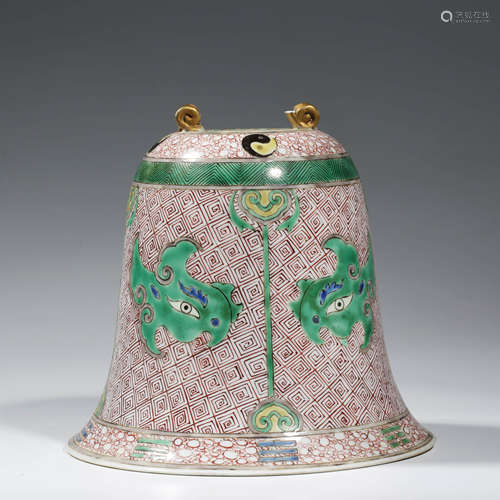 A CHINESE PORCELAIN WUCAI TAOTIE MASK CHIME BELL