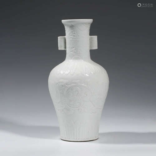 A CHINESE PORCELAIN CIZHOU-KILN INTERLOCKING BRANCHES VASE