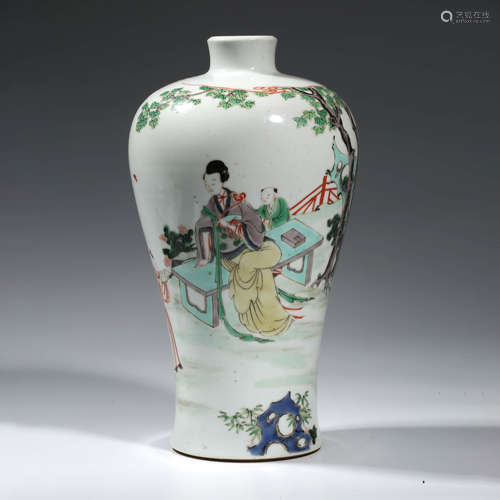 A CHINESE PORCELAIN FAMILLE ROSE FIGURE MEIPING VASE