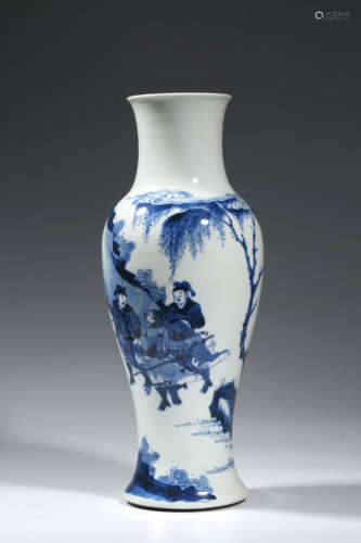 A CHINESE PORCELAIN BLUE AND WHITE FIGURE VASE