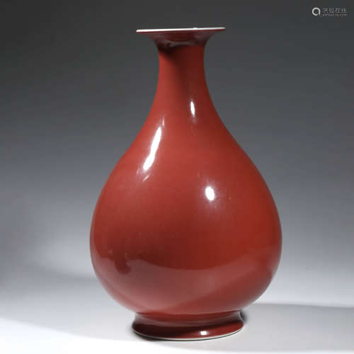 A CHINESE PORCELAIN RED-GLAZED YUHUCHUNPING