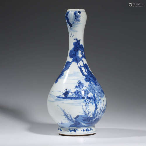 A CHINESE PORCELAIN BLUE AND WHITE FIGURE VASE