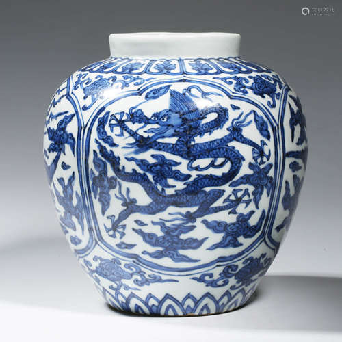 A CHINESE PORCELAIN BLUE AND WHITE DRAGON AND PHOENIX JAR