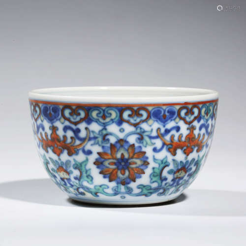 A CHINESE PORCELAIN DOUCAI INTERLOCKING BRANCHES BOWL