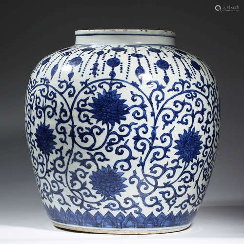 A CHINESE PORCELAIN BLUE AND WHITE INTERLOCKING BRANCHES JAR