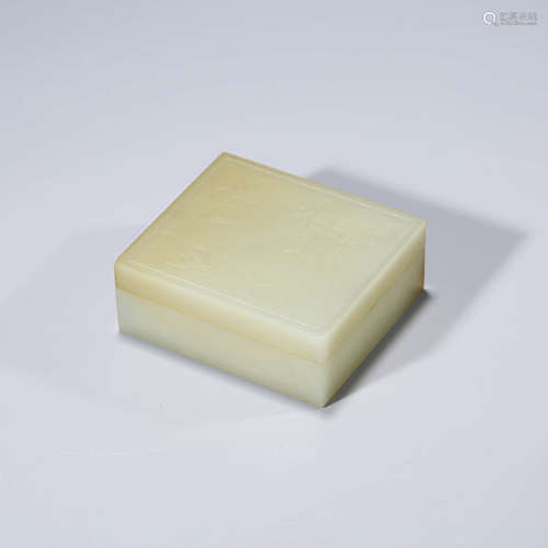 A CHINESE JADE SQUARE BOX AND COVER