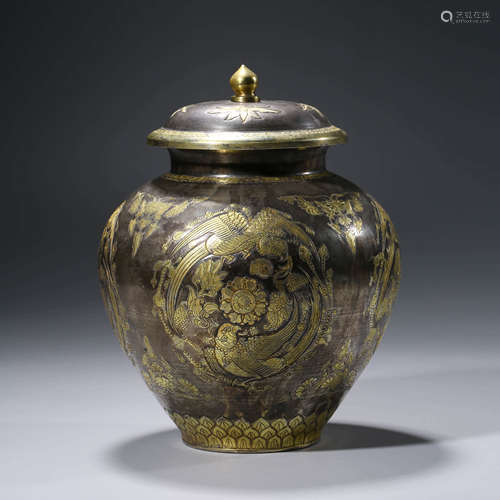 A CHINESE SIVLER JAR AND COVER