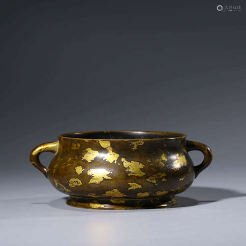 A CHINESE GILT-BRONZE GOLD SPLASHED CENSER