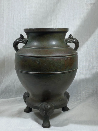 Chinese Archaic Bronze Vessel