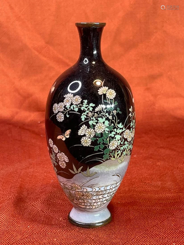 Japanese Golden Age Cloisonne Vase - Floral dÃ©cor