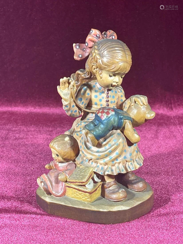 Anri Wood Carving - Sarah Kay 232/4000 Girl with Bear