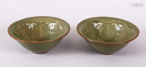 A PAIR OF SONG STYLE CELADON CARVED POTTERY TEA CU…