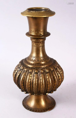 AN INDIAN BRONZE RIBBED BODY HUQQA BASE, with a ribbed