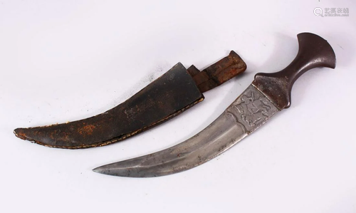 AN 18TH/19TH CENTURY INDIAN JAMBYIA, with steel hilt,