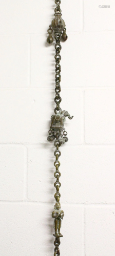 A LARGE 19TH CENTURY INDIAN HEAVY BRASS CHAIN mounted