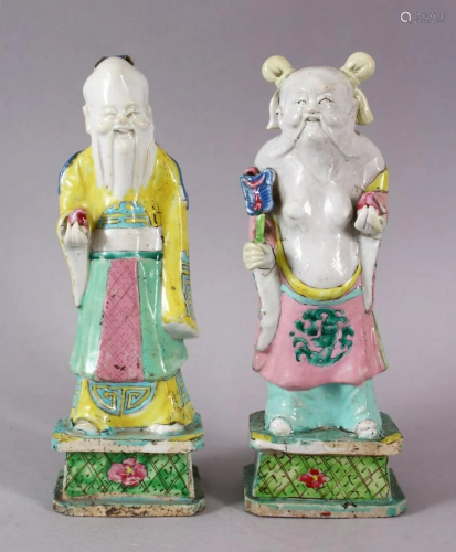 A PAIR OF 18TH / 19TH CENTURY CHINESE FAMILLE ROSE /