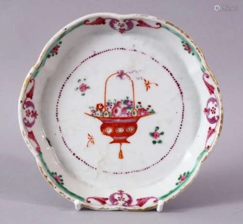 AN 18TH CENTURY CHINESE FAMILLE ROSE CIRCULAR SHAPED
