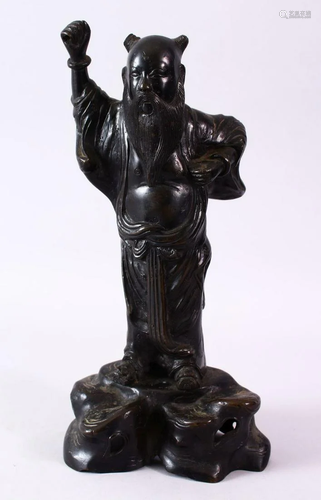 A GOOD 19TH CENTURY BRONZE JAPANESE FIGURE OF AN