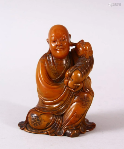 A GOOD 18TH / 19TH CENTURY CHINESE CARVED SOAPST…