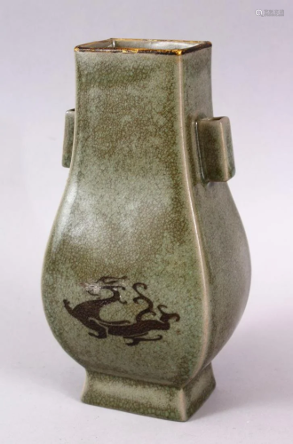 A CHINESE SONG STYLE CRACKLE GLAZED POTTERY VASE, with