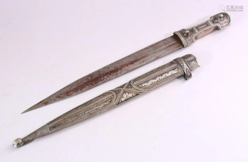 A 19TH CENTURY RUSSIAN KINJAL DAGGER with niello