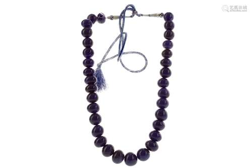 A SAPPHIRE BEAD NECKLACE