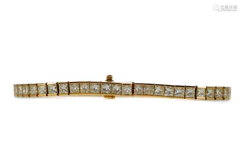 A YELLOW DIAMOND LINE BRACELET