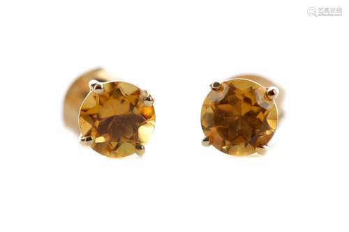 A PAIR OF CITRINE STUD EARRINGS