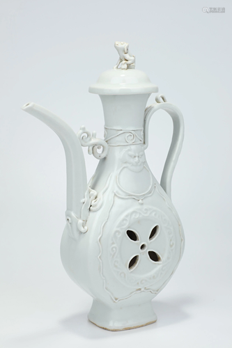 A WHITE-GLAZED EWER AND COVER