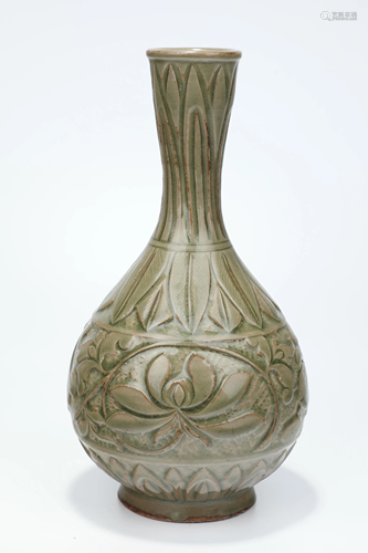 A CARVED YAOZHOU-GLAZED VASE