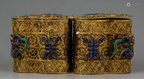 A GEM'S INLAID GILT-SILVER BOX AND COVER