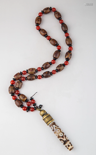 A DZI NECKLACE