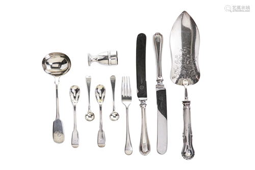 TEN PCS ASSORTED SILVER FLATWARE, 161g