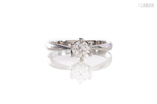 DIAMOND SOLITAIRE RING, 2g