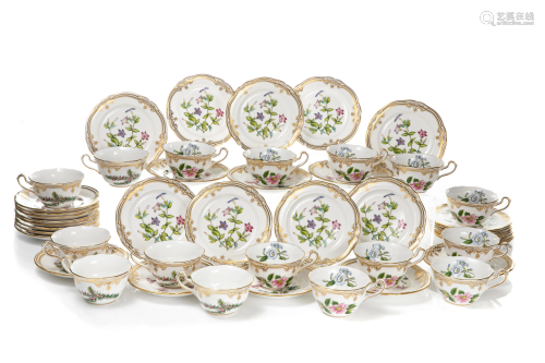 32 PC SPODE STAFFORD FLOWERS PATTERN CUPS & SAUCER