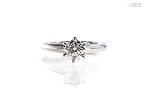 DIAMOND SOLITAIRE RING, 3g