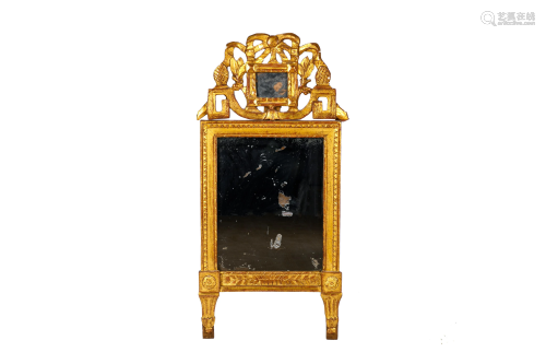 ANTIQUE CARVED GILTWOOD FRAMED MIRROR