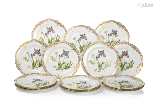 16 PC SPODE STAFFORD FLOWERS PATTERN DINNER PLATES